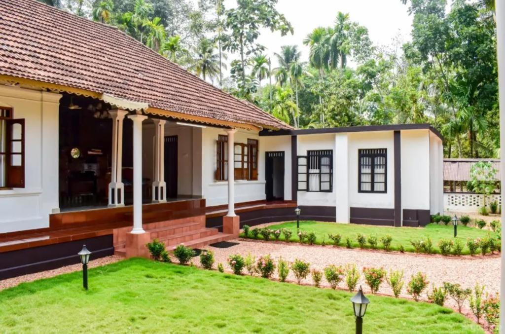 Brookside Heritage Homestay Kumarakom Eksteriør billede