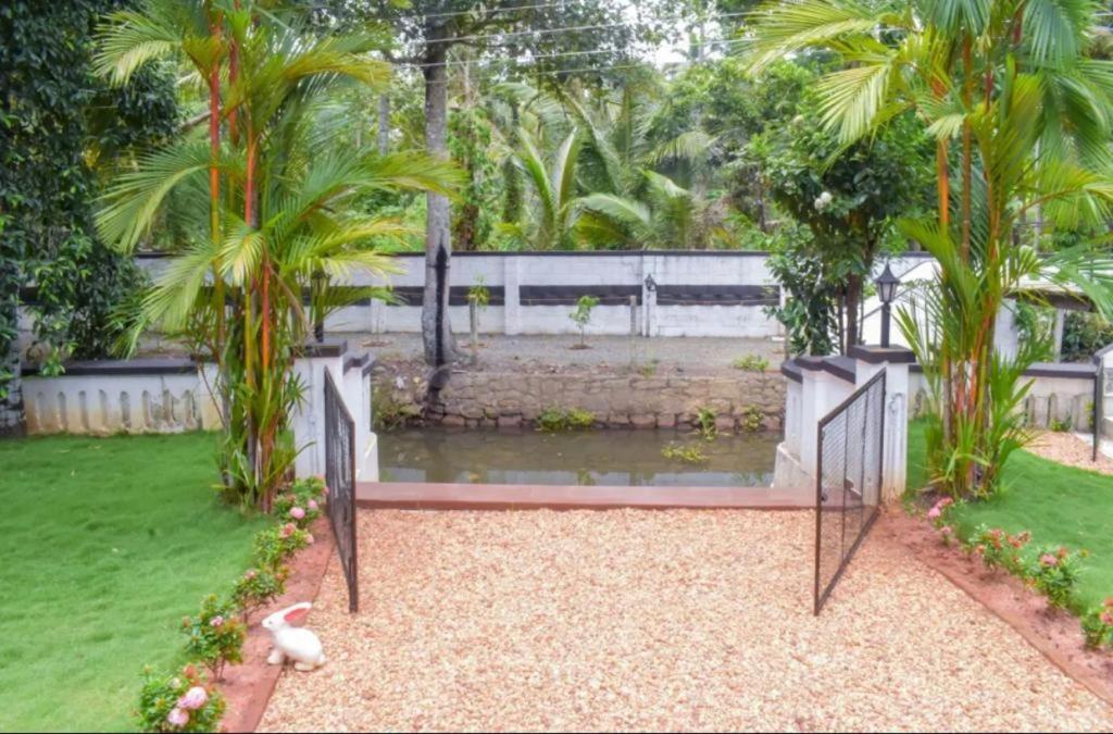 Brookside Heritage Homestay Kumarakom Eksteriør billede