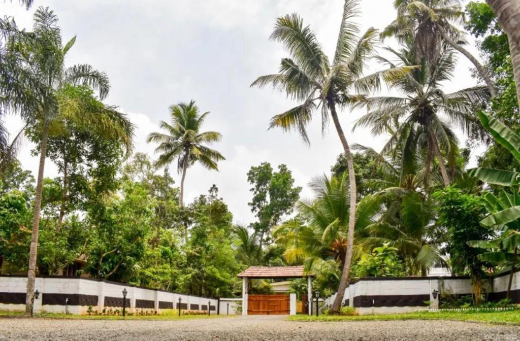 Brookside Heritage Homestay Kumarakom Eksteriør billede