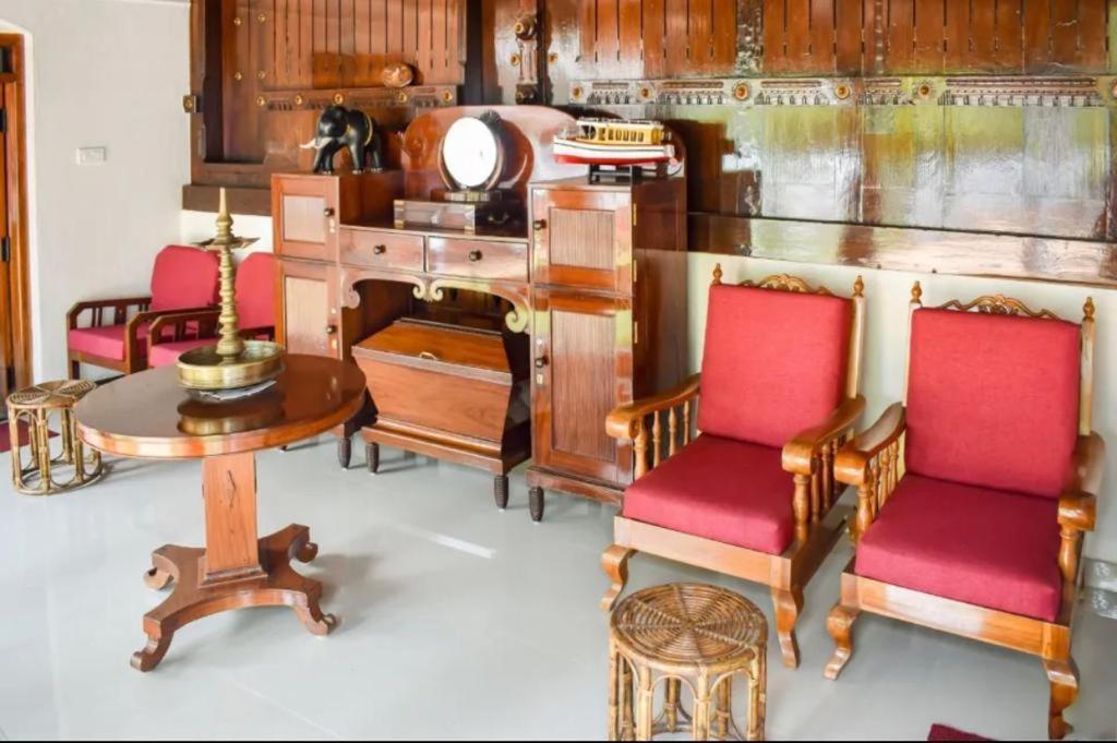 Brookside Heritage Homestay Kumarakom Eksteriør billede