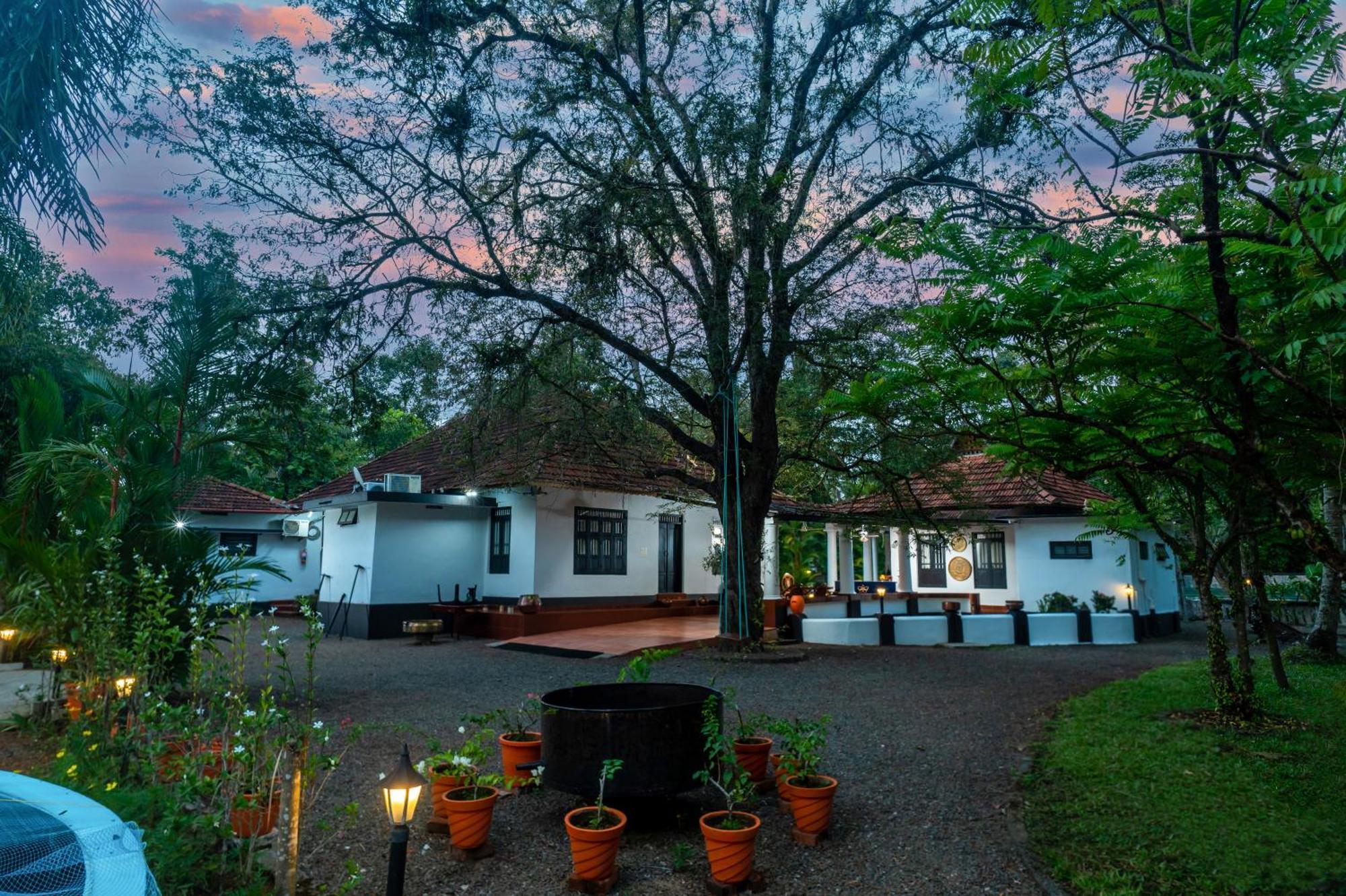 Brookside Heritage Homestay Kumarakom Eksteriør billede