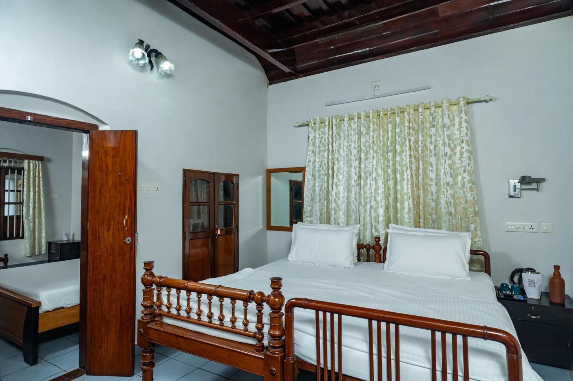 Brookside Heritage Homestay Kumarakom Eksteriør billede