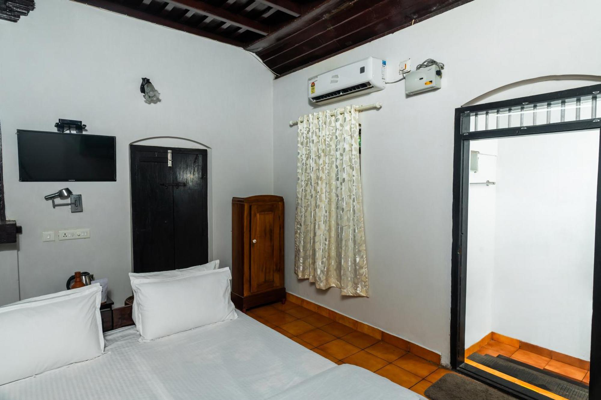 Brookside Heritage Homestay Kumarakom Eksteriør billede